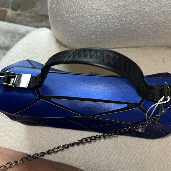 ⭐️NWOT Patricia Luca Elegant Blue Geometric Bag⭐️ - Picture 8 of 8